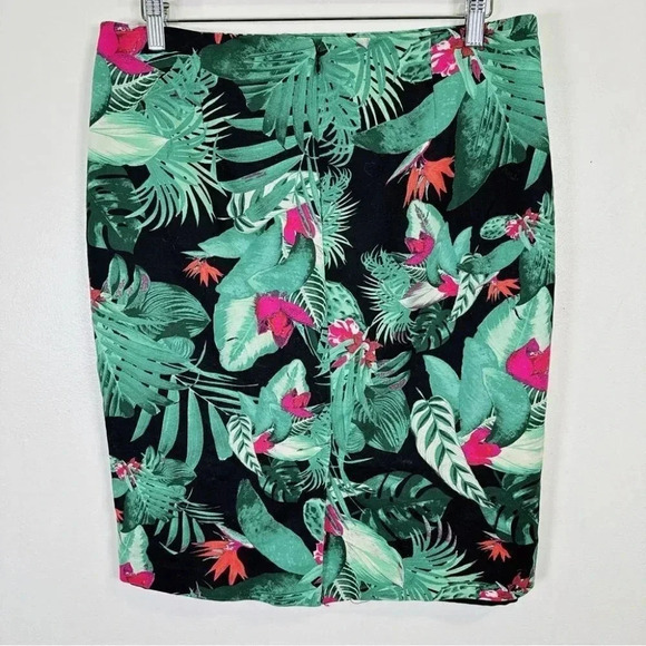 Lord And  Taylor Tropical Pencil Skirt - Picture 14 of 14